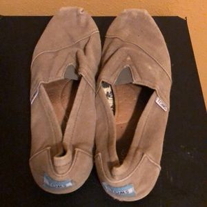 Toms good worn condition! Plenty of wear left!